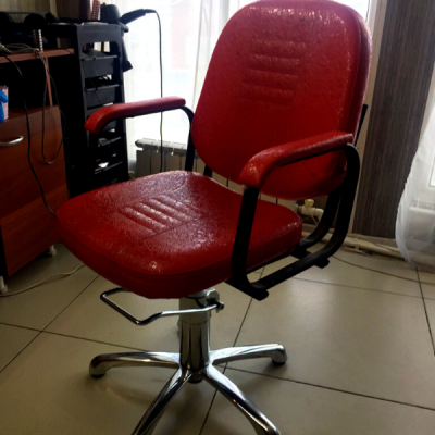 Парикмахерское кресло БУ